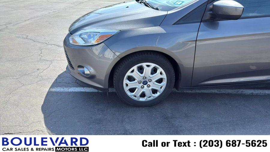 2012 Ford Focus SE photo