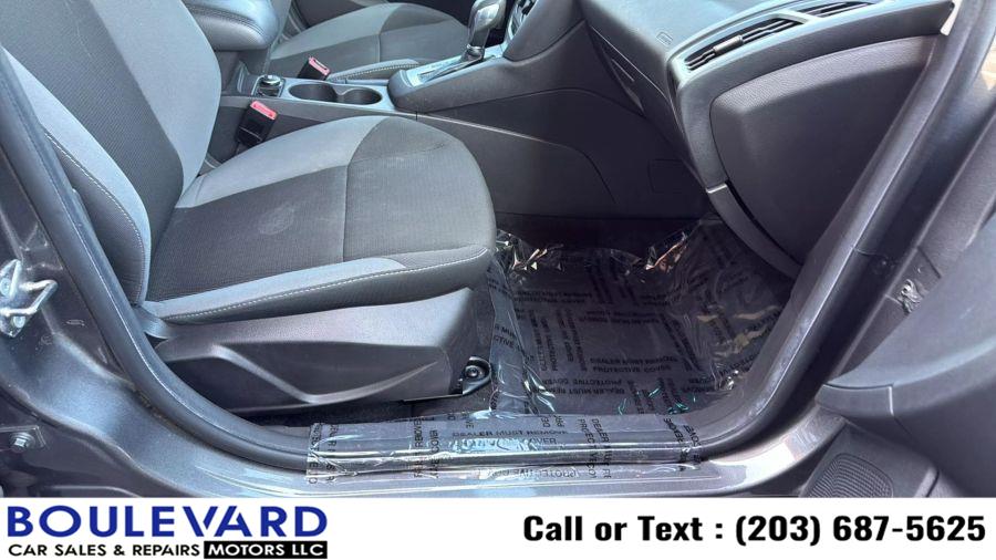2012 Ford Focus SE photo