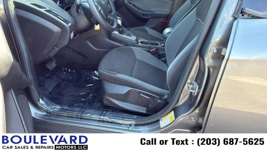 2012 Ford Focus SE photo