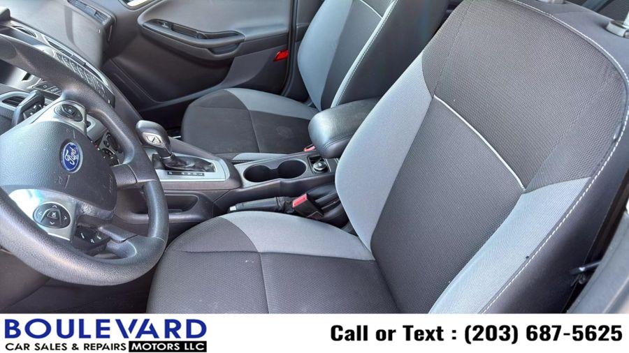 2012 Ford Focus SE photo