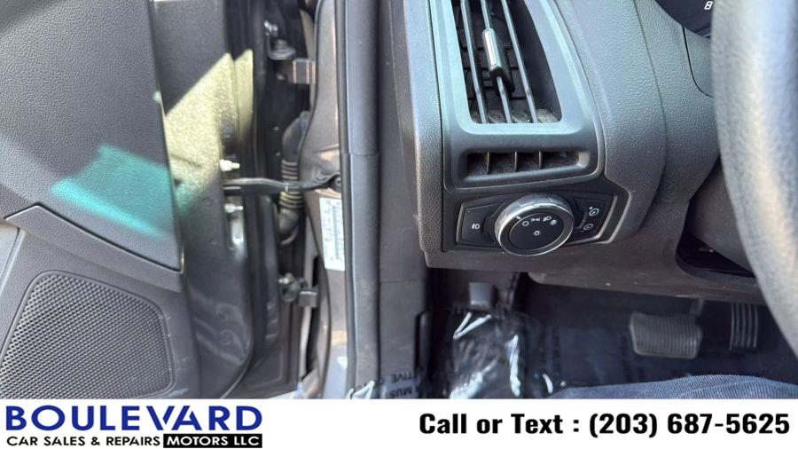 2012 Ford Focus SE photo