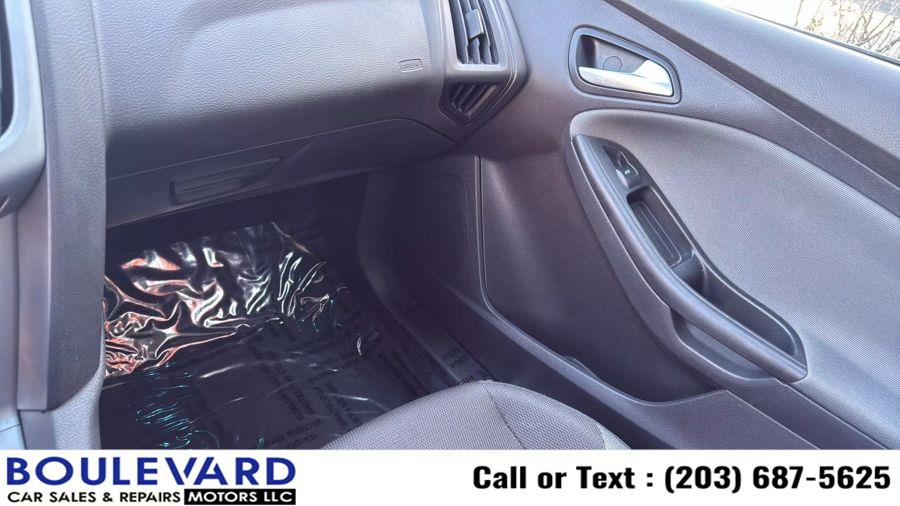 2012 Ford Focus SE photo