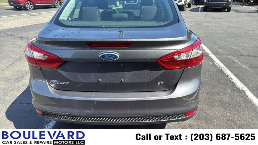 2012 Ford Focus SE photo