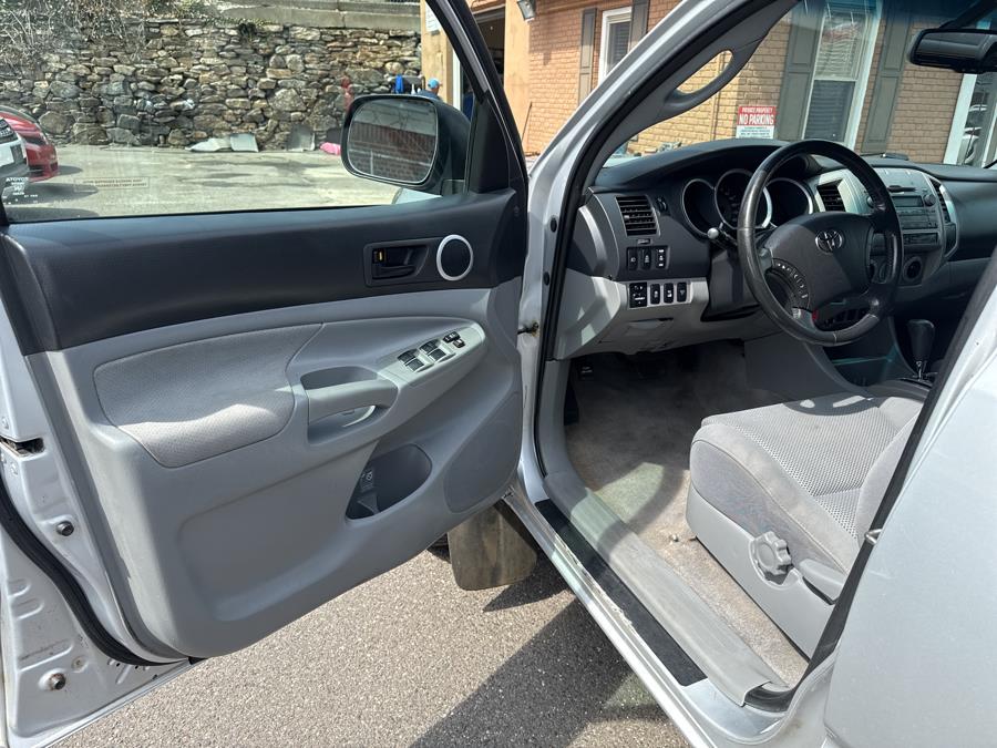 2011 Toyota Tacoma V6 photo