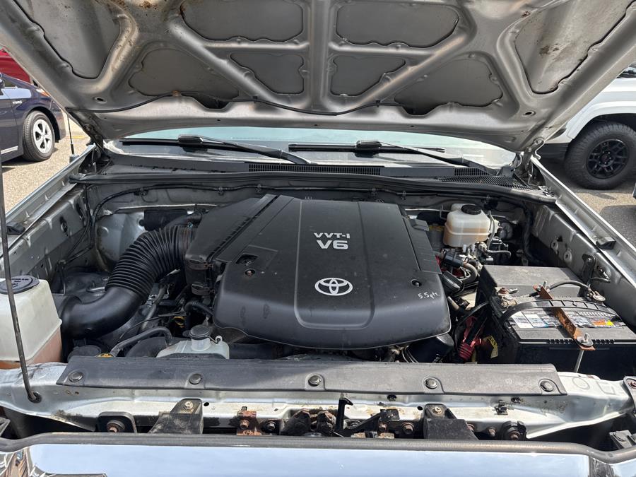 2011 Toyota Tacoma V6 photo