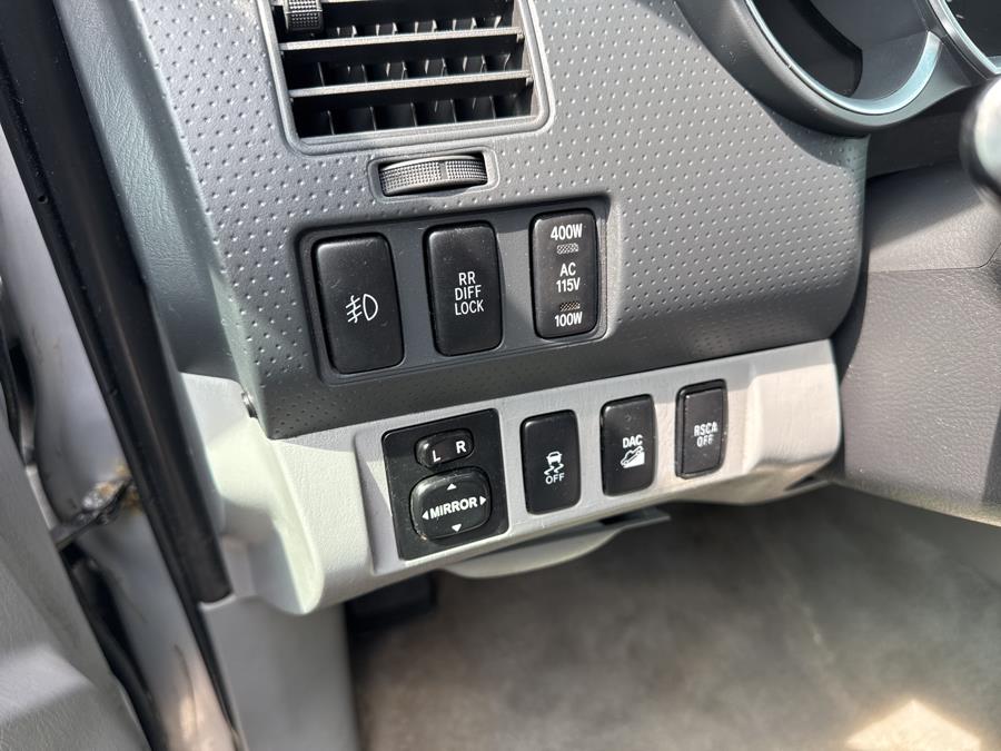 2011 Toyota Tacoma V6 photo