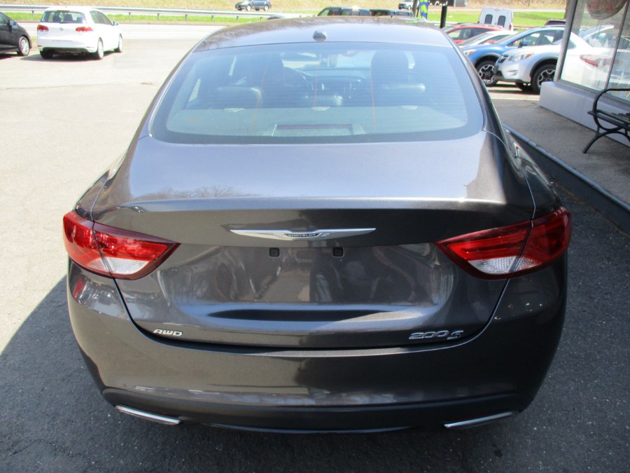 2015 Chrysler 200 S photo