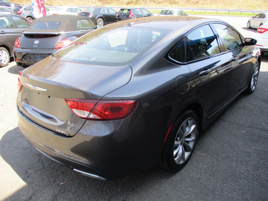 2015 Chrysler 200 S photo