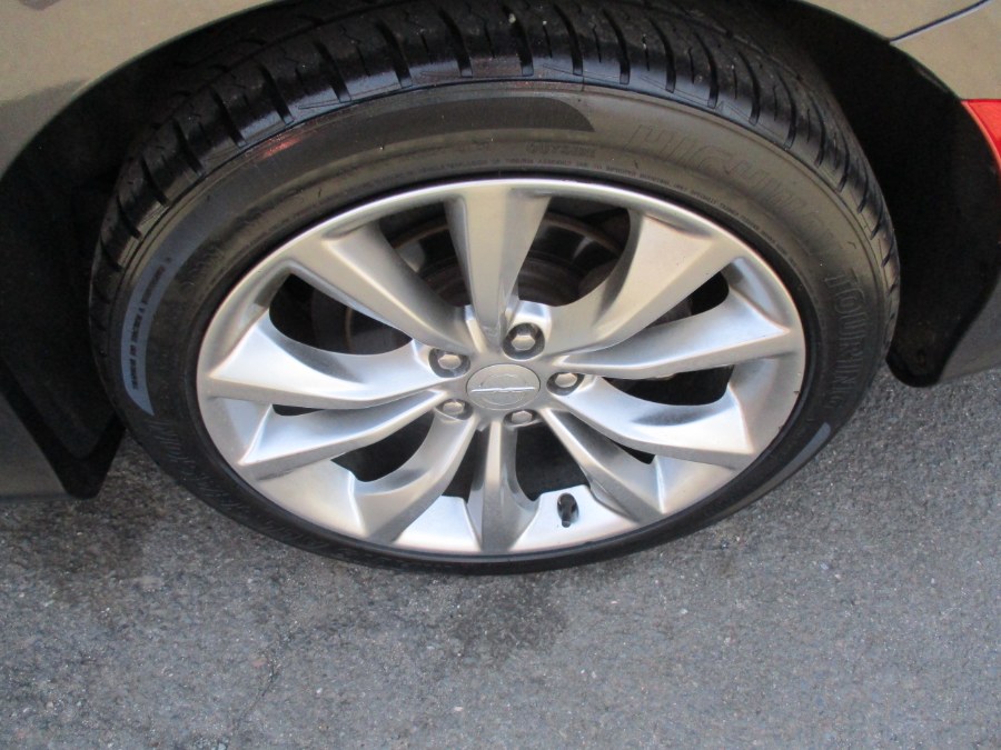 2015 Chrysler 200 S photo