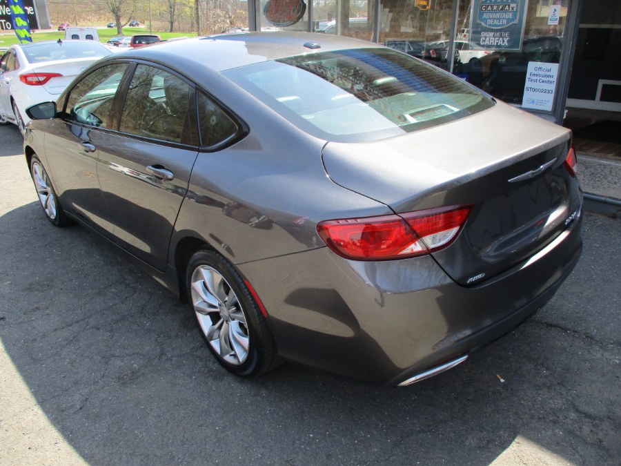 2015 Chrysler 200 S photo