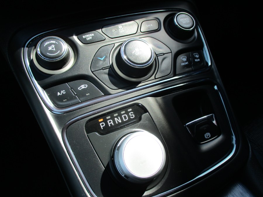 2015 Chrysler 200 S photo