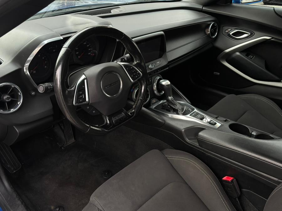 2017 Chevrolet Camaro 2dr Conv 1LT RS photo