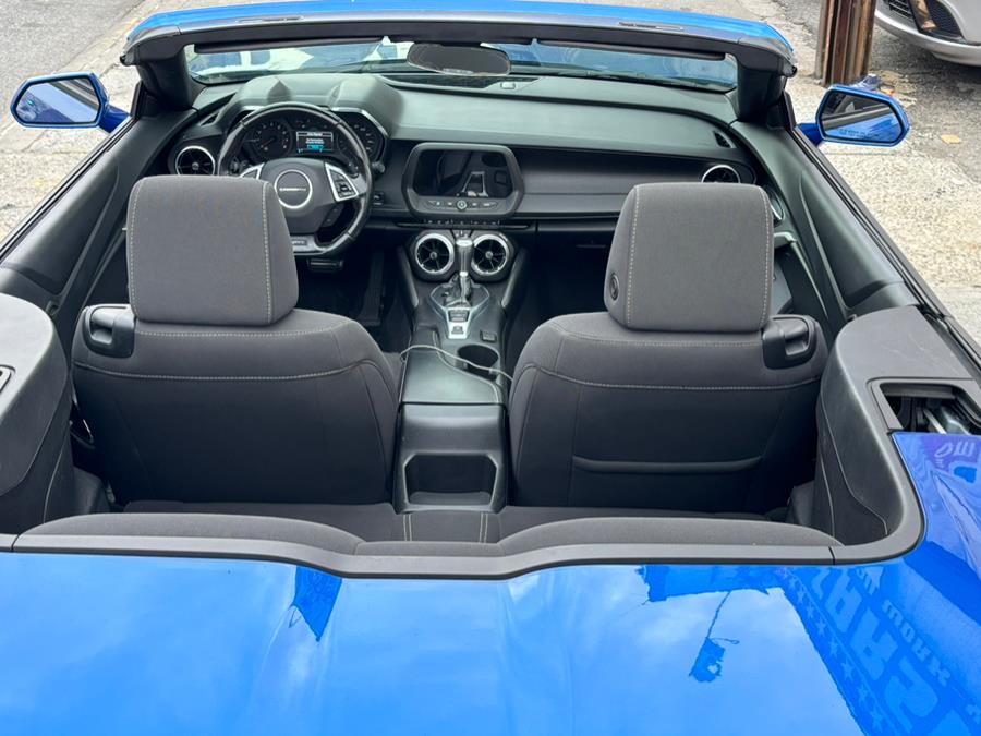 2017 Chevrolet Camaro 2dr Conv 1LT RS photo