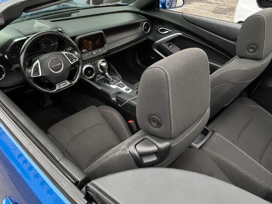 2017 Chevrolet Camaro 2dr Conv 1LT RS photo