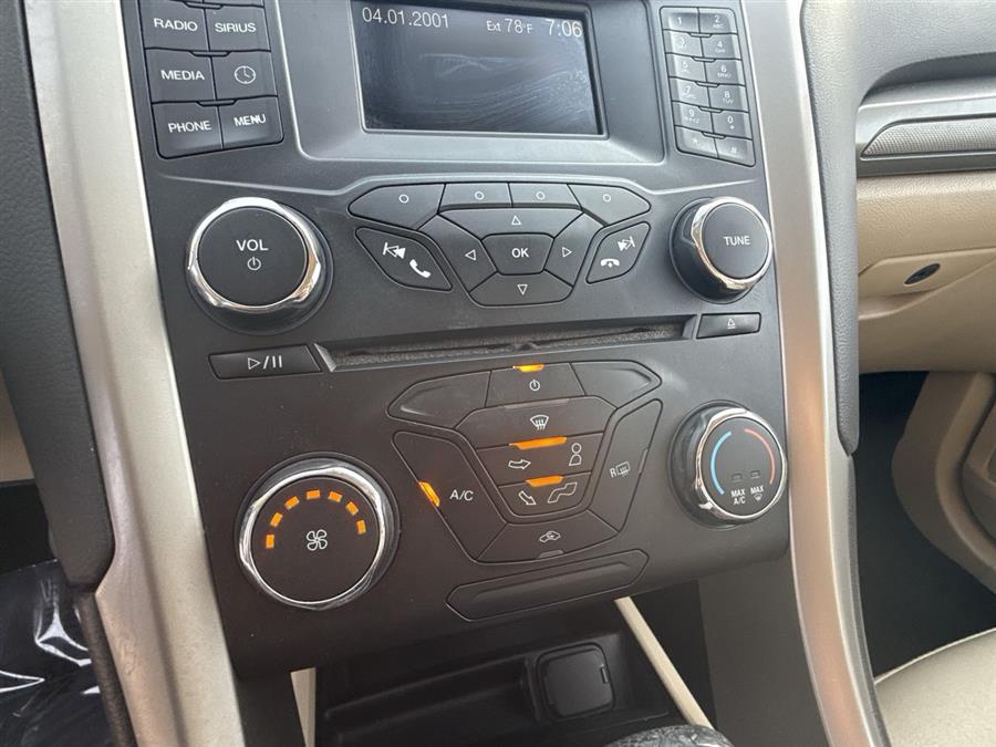 2013 Ford Fusion SE photo