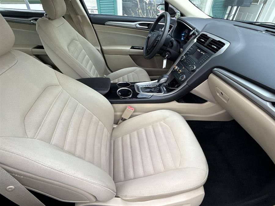 2013 Ford Fusion SE photo