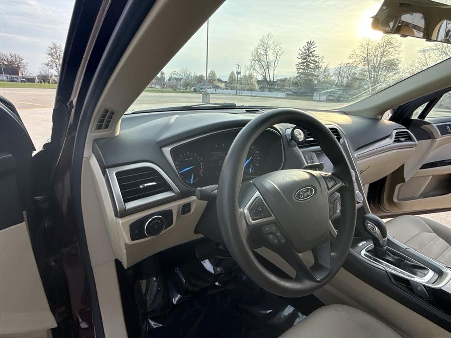 2013 Ford Fusion SE photo