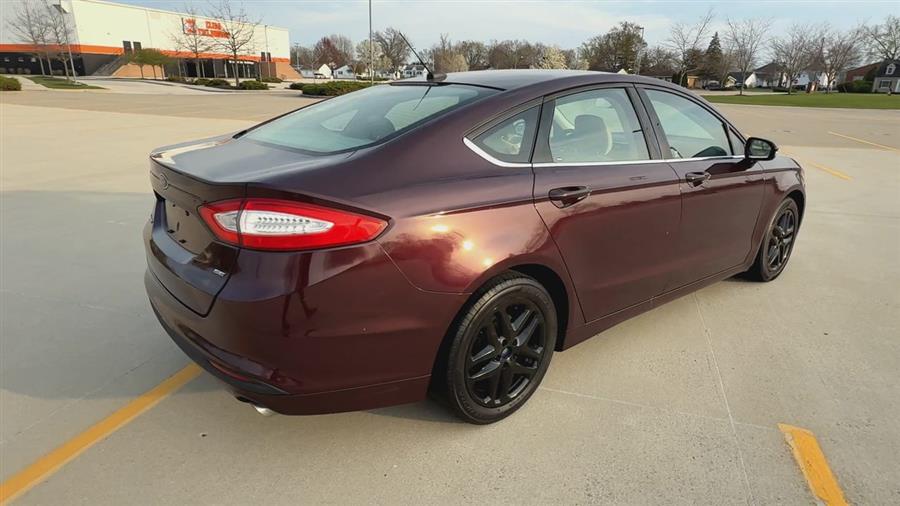 2013 Ford Fusion SE photo