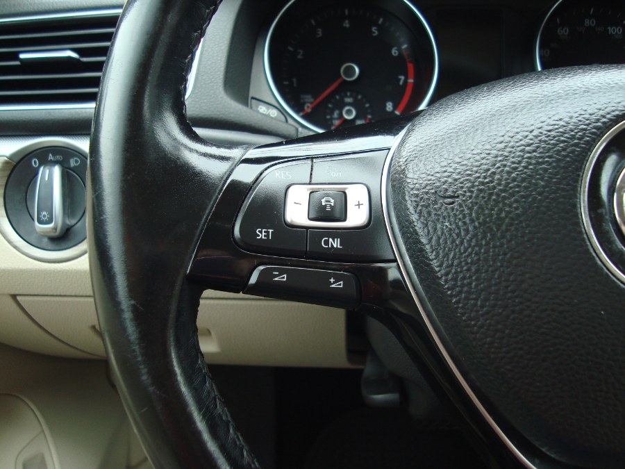 2016 Volkswagen Passat 4dr Sdn 1.8T Auto SE PZEV photo