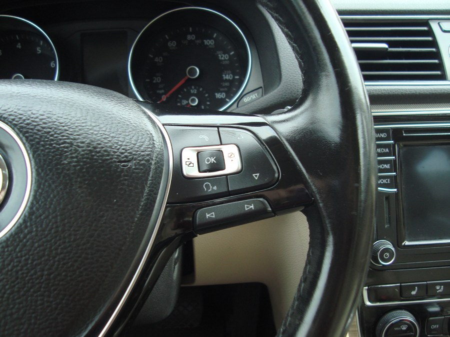 2016 Volkswagen Passat 4dr Sdn 1.8T Auto SE PZEV photo