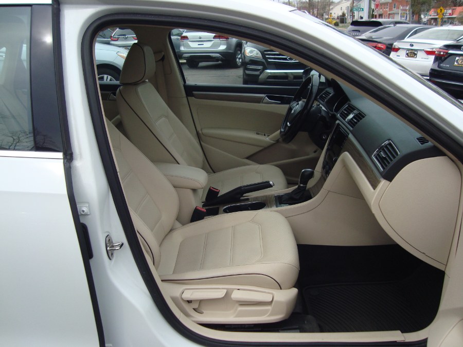 2016 Volkswagen Passat 4dr Sdn 1.8T Auto SE PZEV photo
