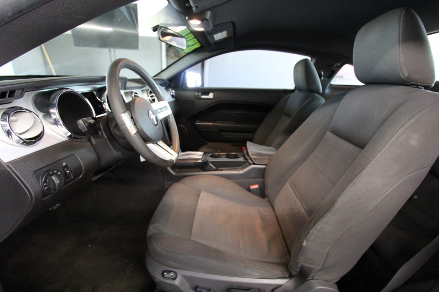 2007 Ford Mustang V6 Deluxe photo