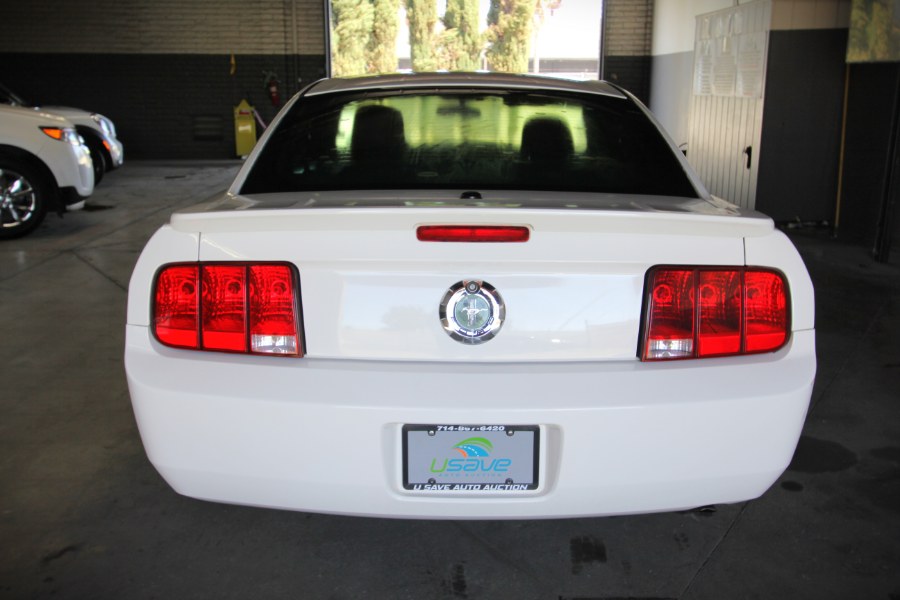 2007 Ford Mustang V6 Deluxe photo