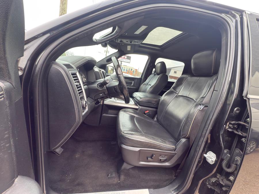 2015 RAM 1500 4WD Crew Cab 140.5