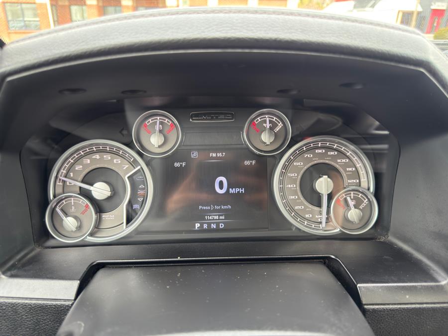 2015 RAM 1500 4WD Crew Cab 140.5
