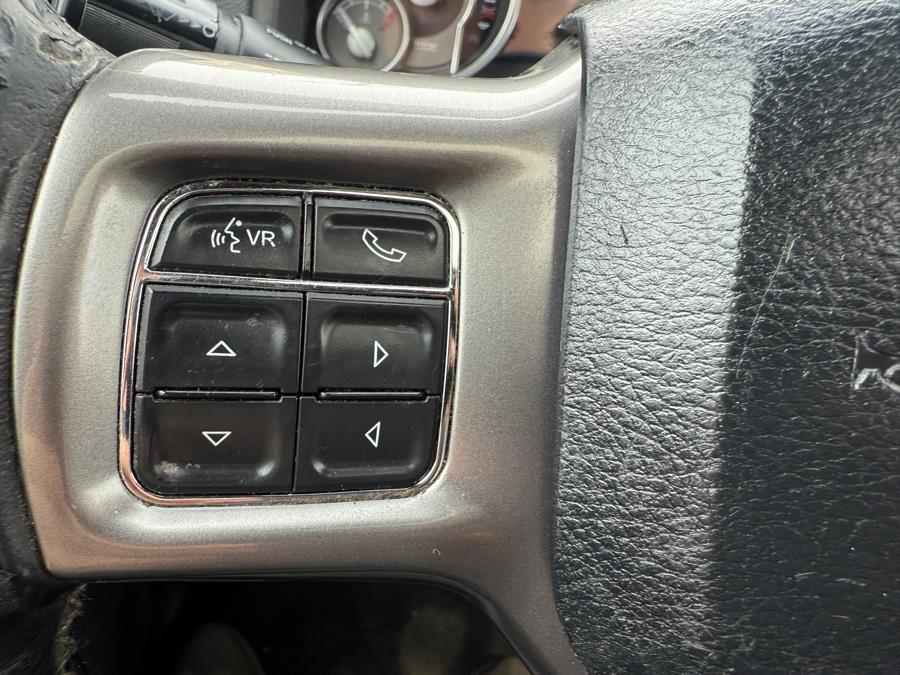 2015 RAM 1500 4WD Crew Cab 140.5
