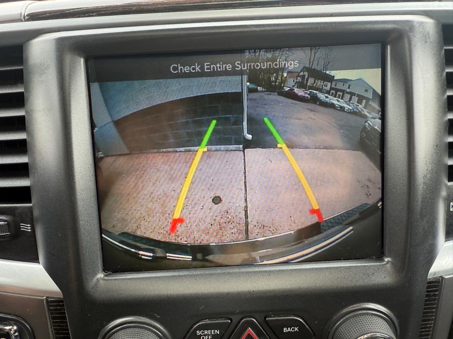 2015 RAM 1500 4WD Crew Cab 140.5