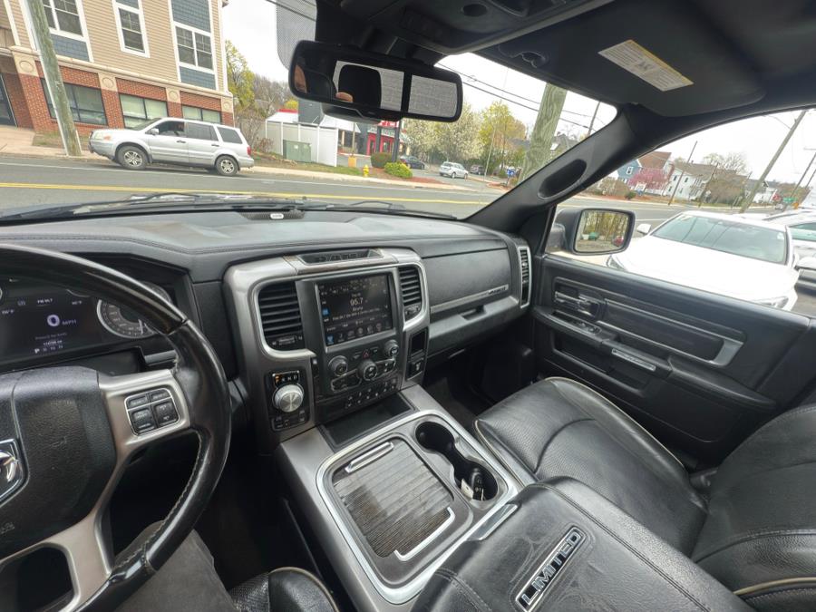 2015 RAM 1500 4WD Crew Cab 140.5