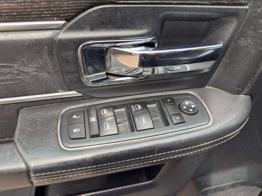 2015 RAM 1500 4WD Crew Cab 140.5