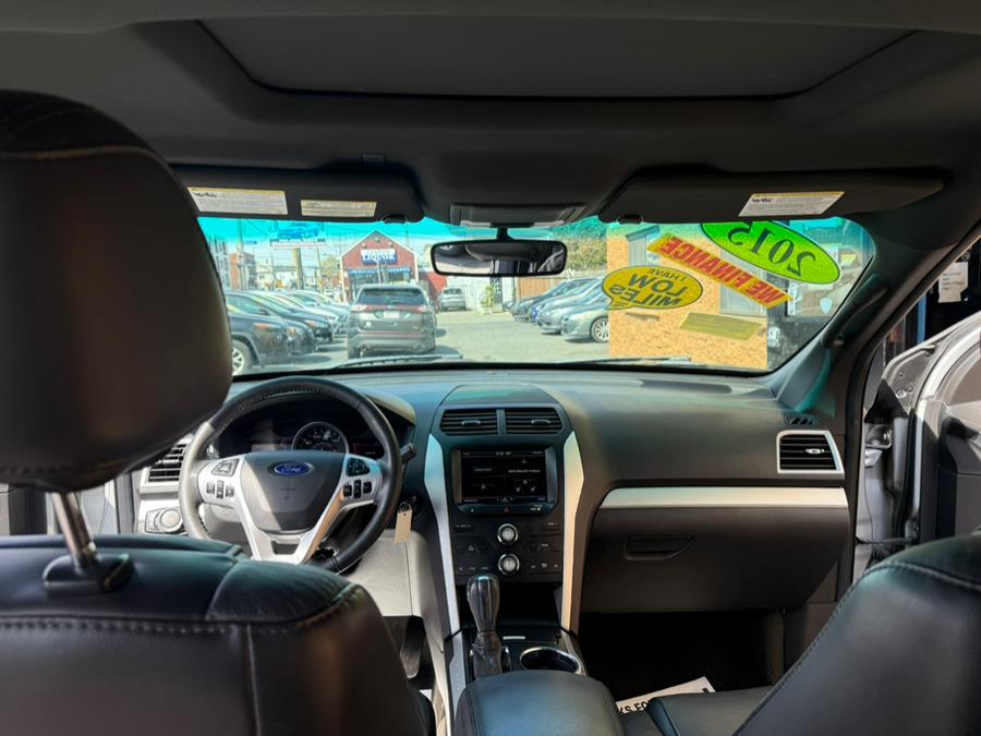 2015 Ford Explorer XLT photo