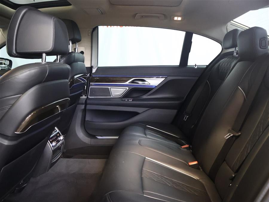 2020 BMW 7-Series 740 XI photo