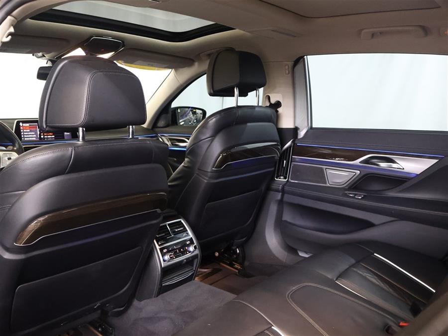 2020 BMW 7-Series 740 XI photo