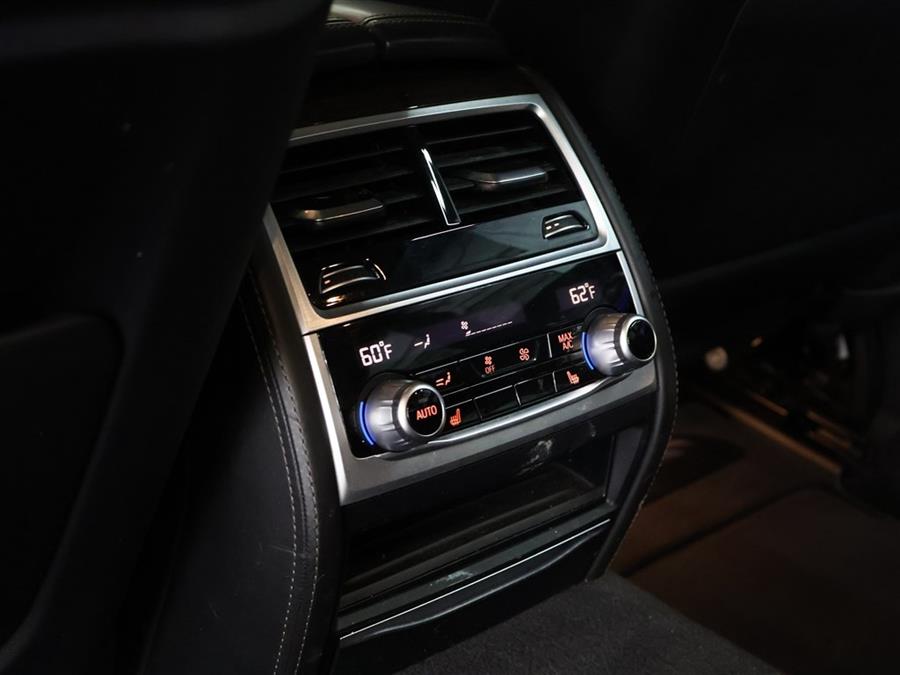 2020 BMW 7-Series 740 XI photo