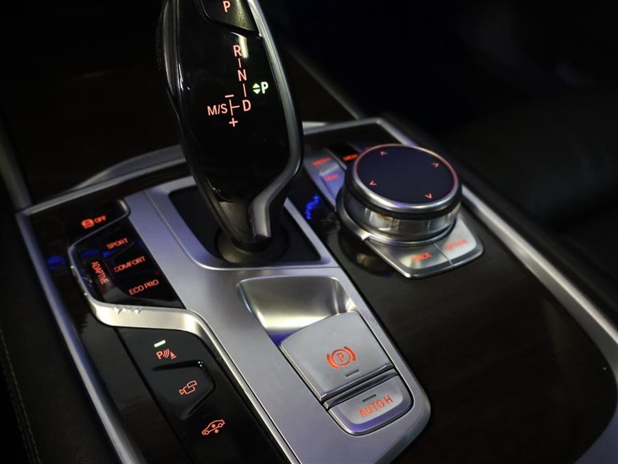 2020 BMW 7-Series 740 XI photo