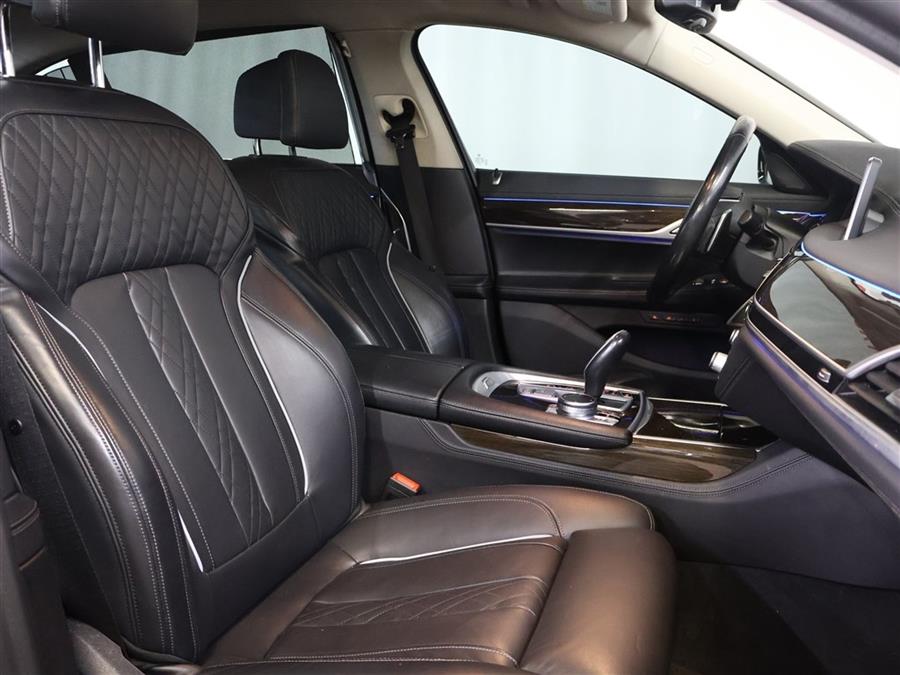 2020 BMW 7-Series 740 XI photo