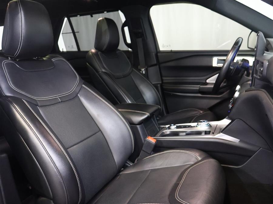 2020 Ford Explorer ST photo