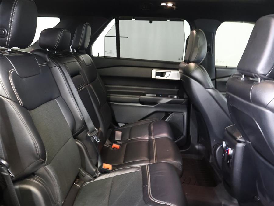 2020 Ford Explorer ST photo