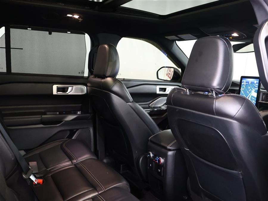 2020 Ford Explorer ST photo