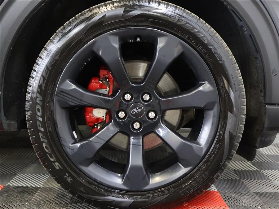 2020 Ford Explorer ST photo
