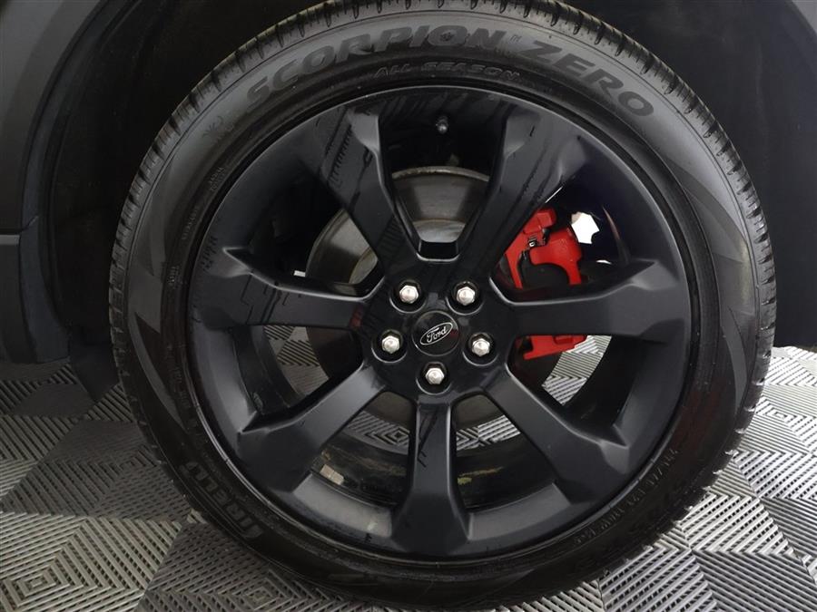 2020 Ford Explorer ST photo