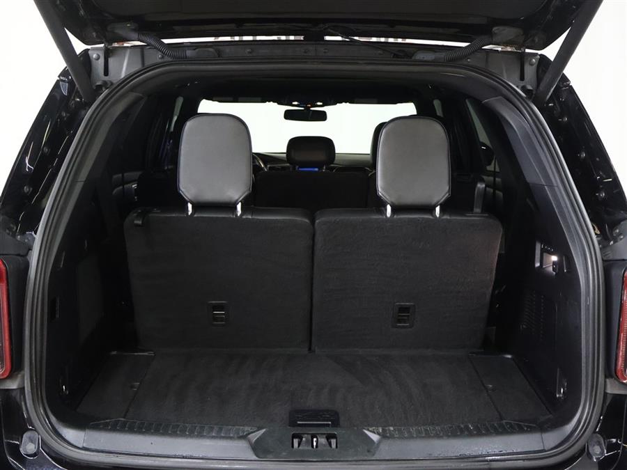 2020 Ford Explorer ST photo