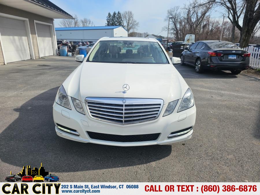 2011 Mercedes-Benz E-Class E550 4MATIC Luxury photo