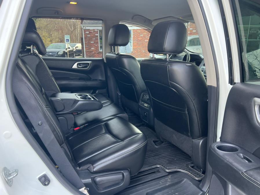 2017 Nissan Pathfinder 4x4 Platinum photo