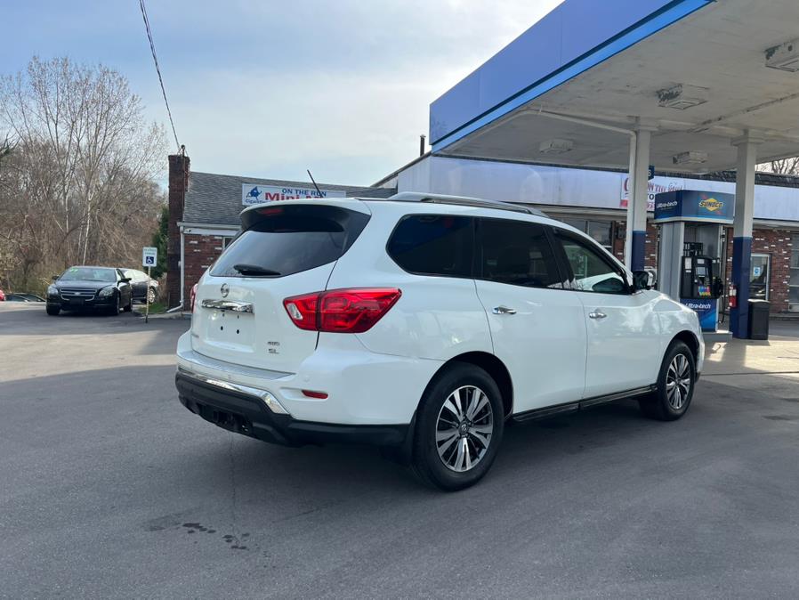 2017 Nissan Pathfinder 4x4 Platinum photo