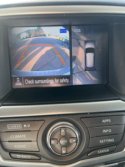 2017 Nissan Pathfinder 4x4 Platinum photo