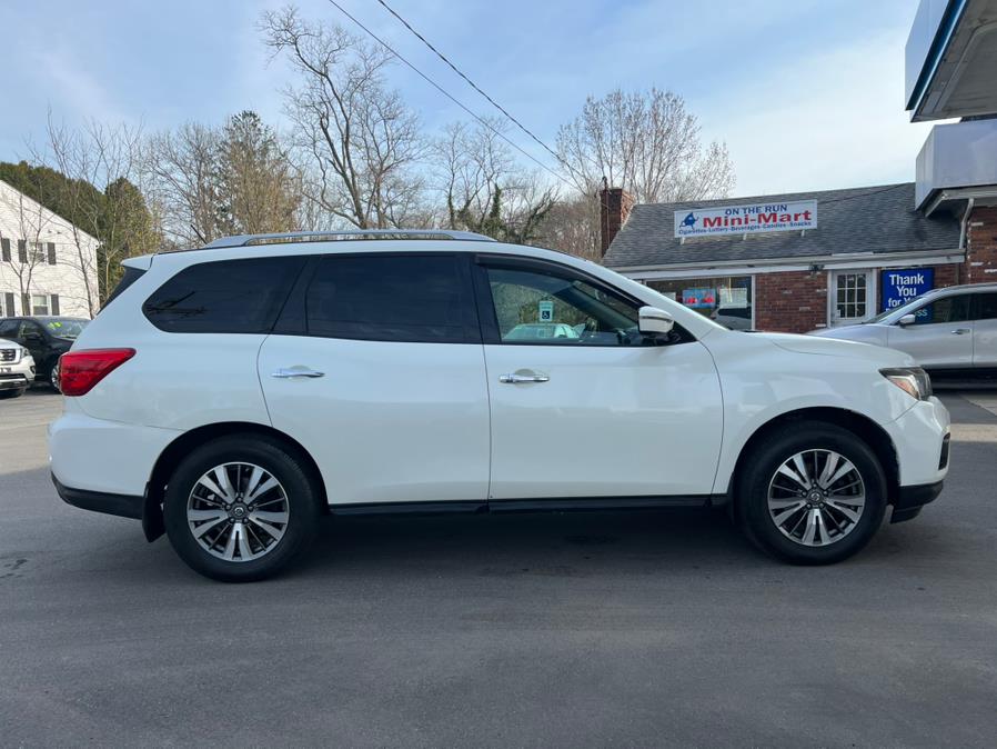 2017 Nissan Pathfinder 4x4 Platinum photo